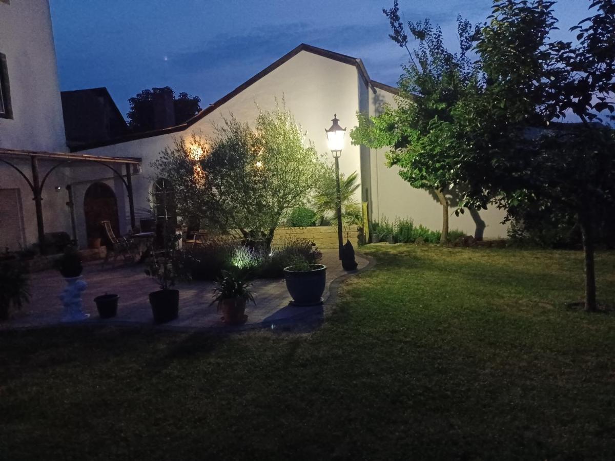 Gaestehaus Frevel Münstermaifeld Exteriör bild